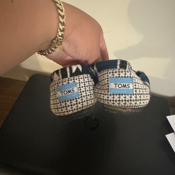 Toms Aztec Print Slip Ons - Picture 3 of 5